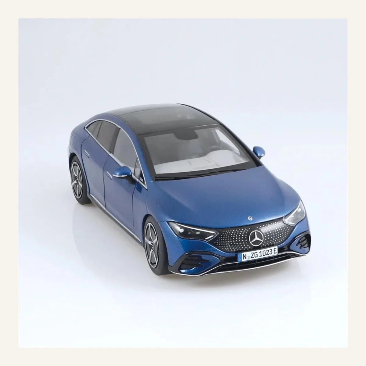 NZG 1023/21 1/18 Ölçek, Mercedes-Benz EQE Araba, Metalik Mavi