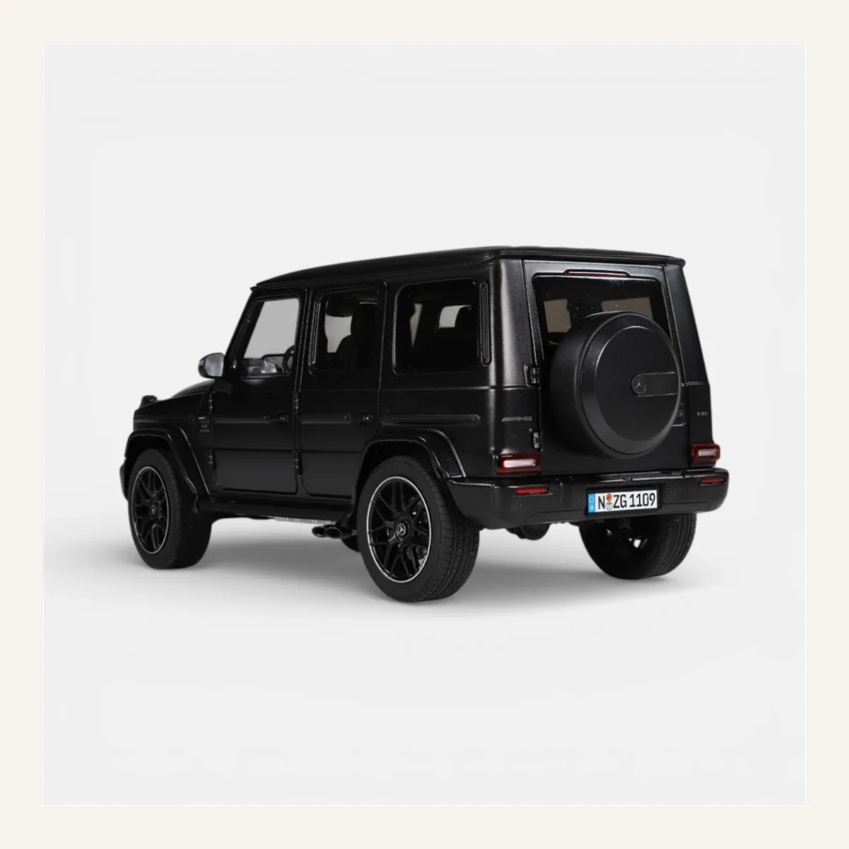 NZG 1109/52 1/18 Ölçek, Mercedes-AMG G 63 4x4 Arazi Aracı, Gece Siyahı