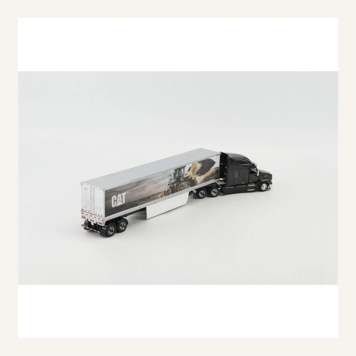 Diecast Masters 85768 1/50 Ölçek, Peterbilt 579 Yataklı, Yüksek Kabinli Çekici ve Cat Mural Treyler Dorse